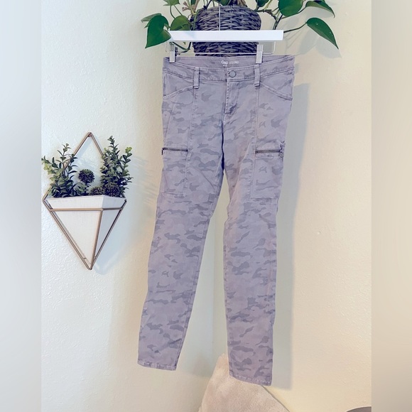 GAP CAMO CARGO PANTS SIZE 4 - Picture 2 of 13